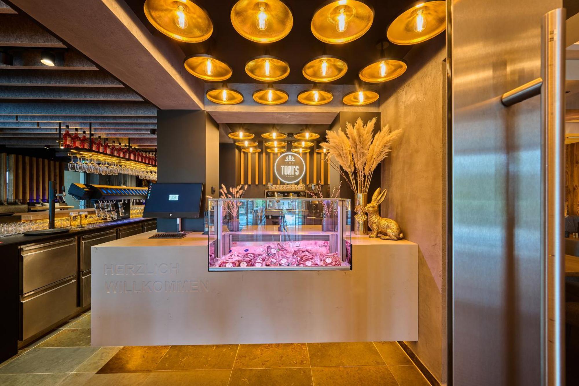 Genusshotel Wenisch 施特劳宾 外观 照片